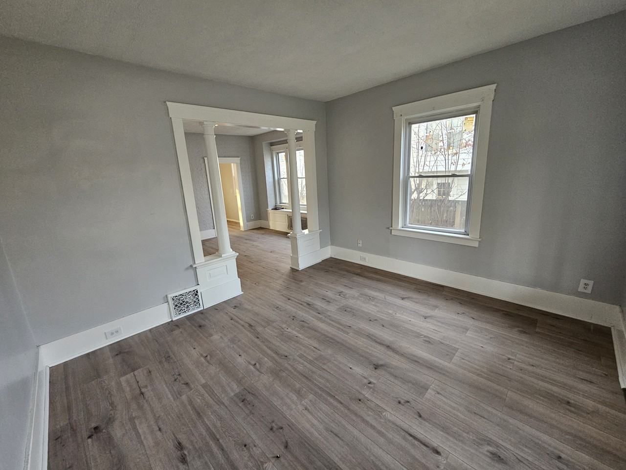 1850 E 32nd St #1850RIGHT - Photo 3 of 32