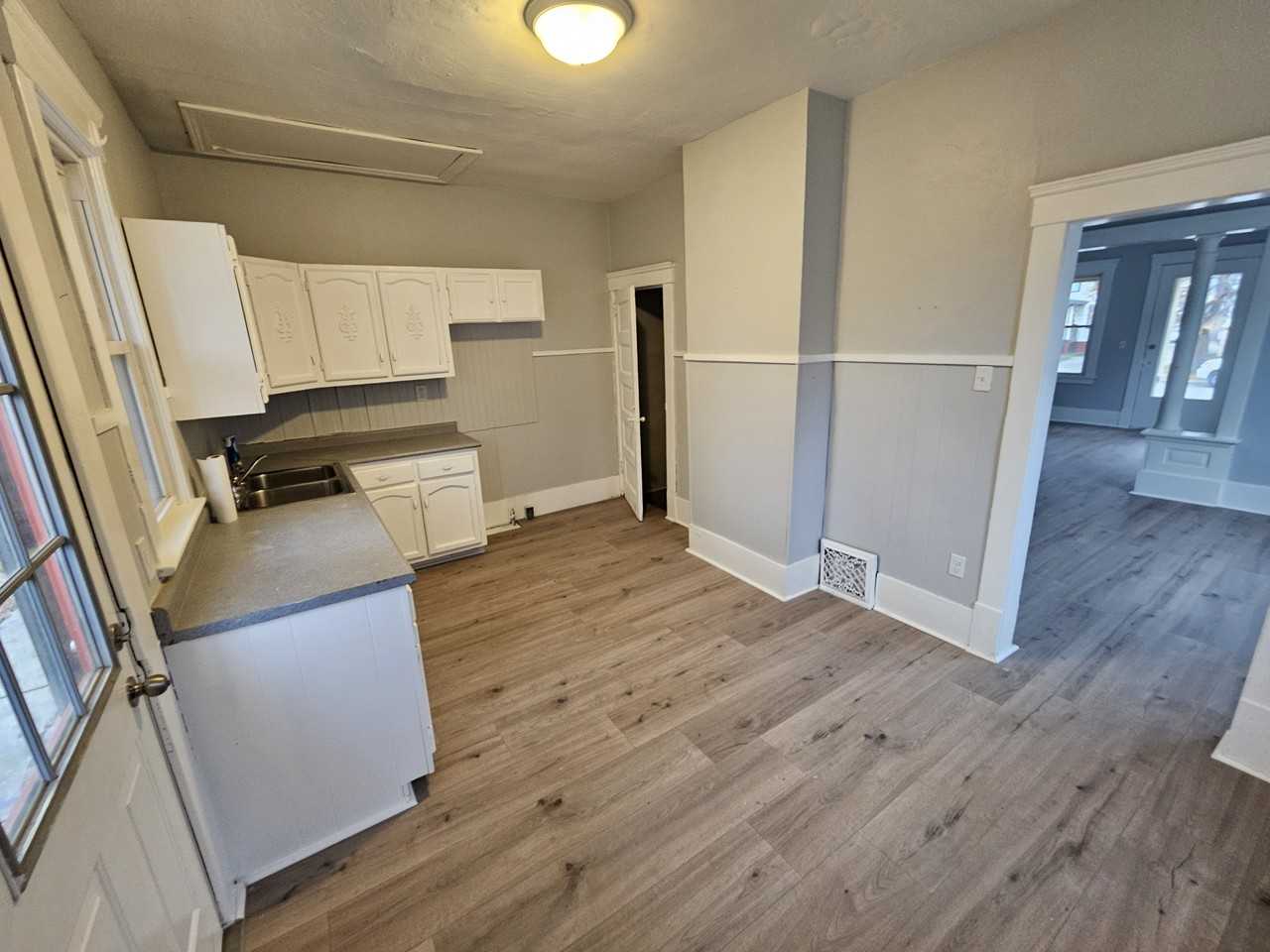 1852 E 32nd St #1852LEFT - Photo 4 of 50