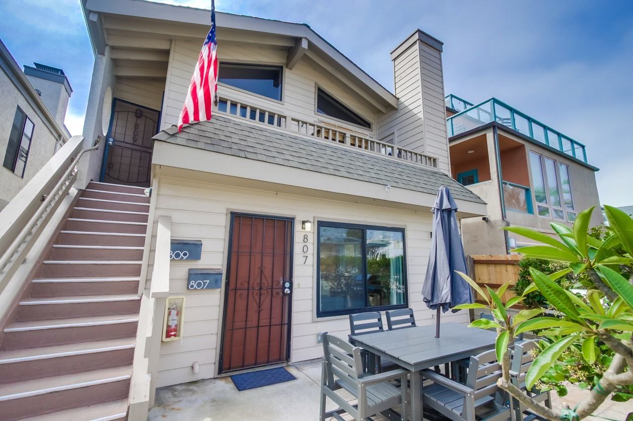 807 Capistrano Pl #1 - Photo 7 of 50