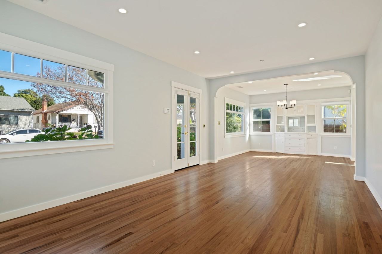 135 North Alisos Street #1 - Photo 3 of 10