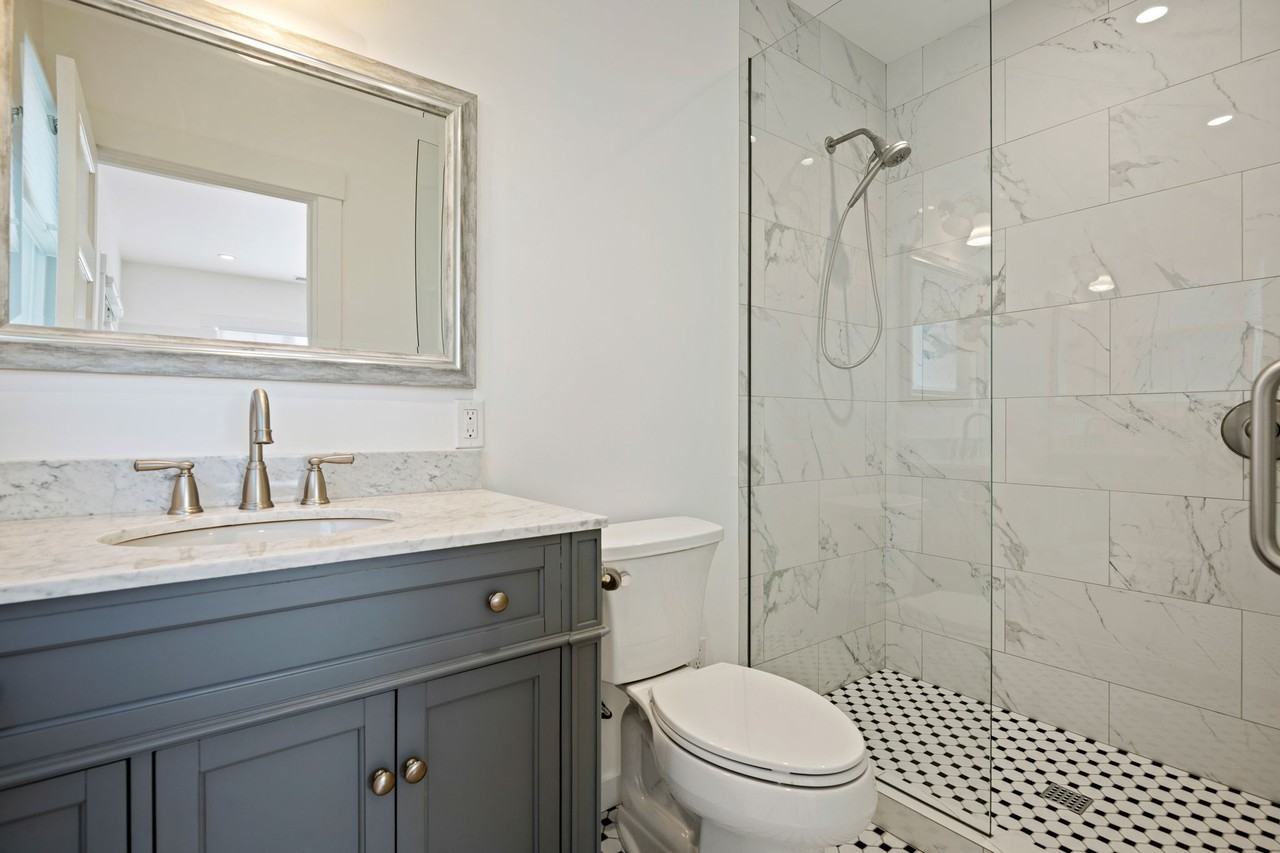 135 North Alisos Street #1 - Photo 7 of 10