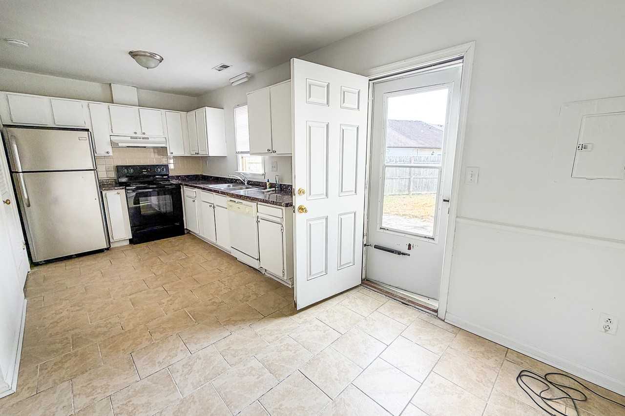 1038 Wickford Court #1 - Photo 4 of 17