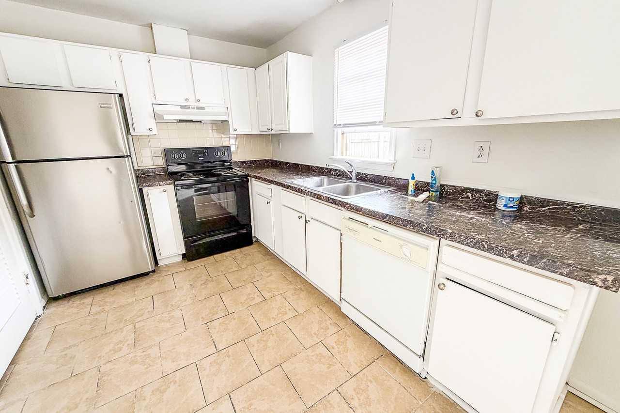 1038 Wickford Court #1 - Photo 5 of 17