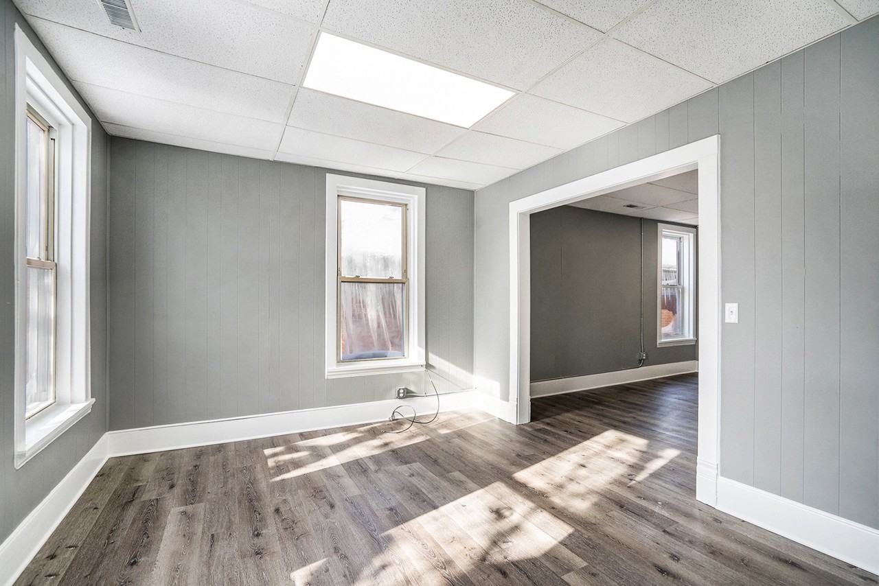 222 1/2 Trowbridge St #2 - Photo 3 of 17