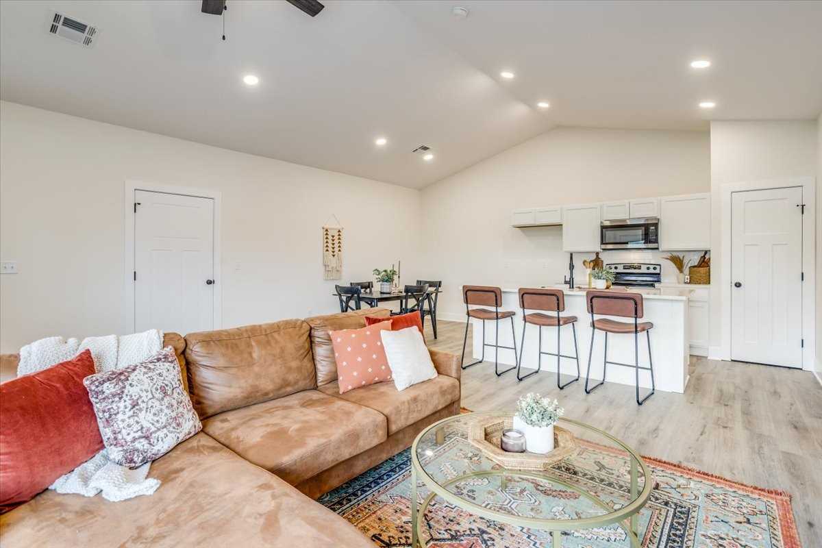 519 Briarbrook Ln #1 - Photo 3 of 9