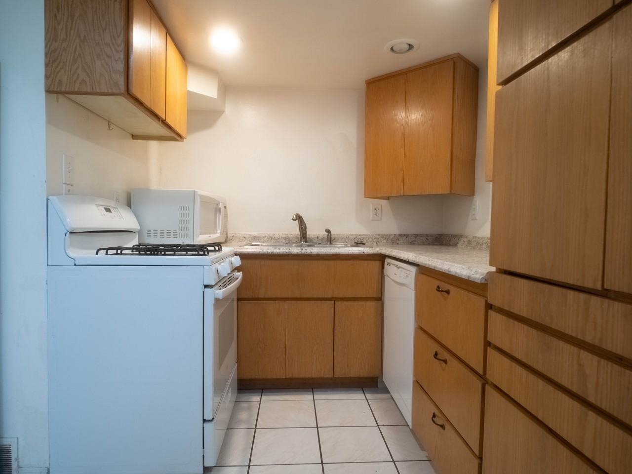 382 W 400 S #2 - Photo 3 of 11