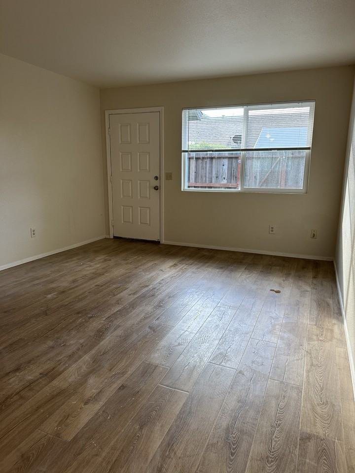 2106 Corby Ave #3 - Photo 3 of 14