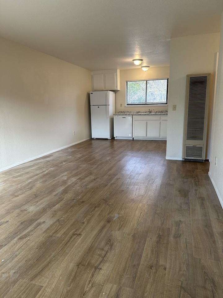 2106 Corby Ave #3 - Photo 4 of 14