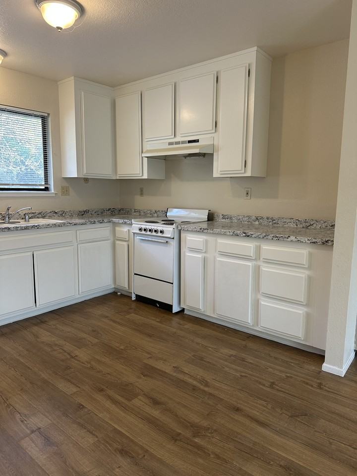 2106 Corby Ave #3 - Photo 6 of 14