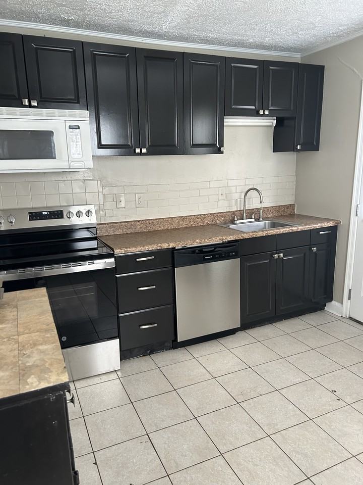 202 Morgan St #1 - Photo 2 of 14