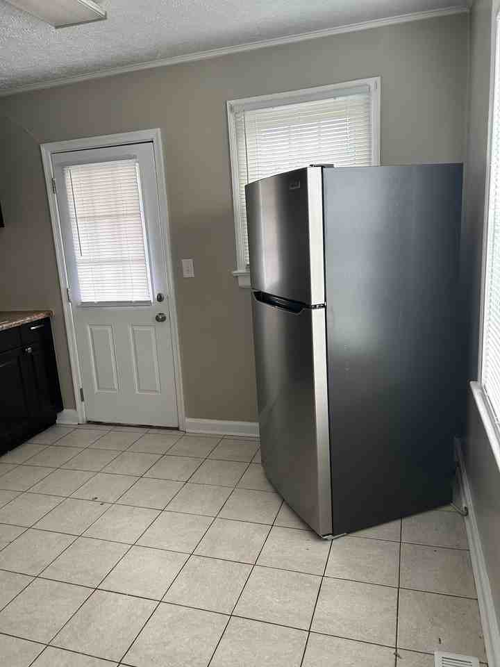 202 Morgan St #1 - Photo 4 of 14