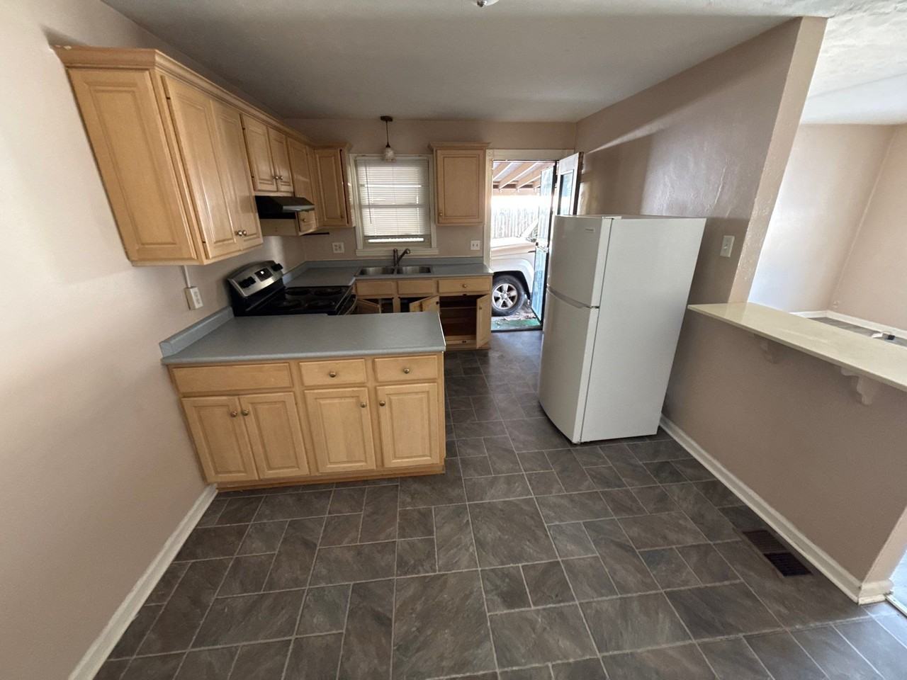 3104 N Webster Ave #3104 - Photo 3 of 10