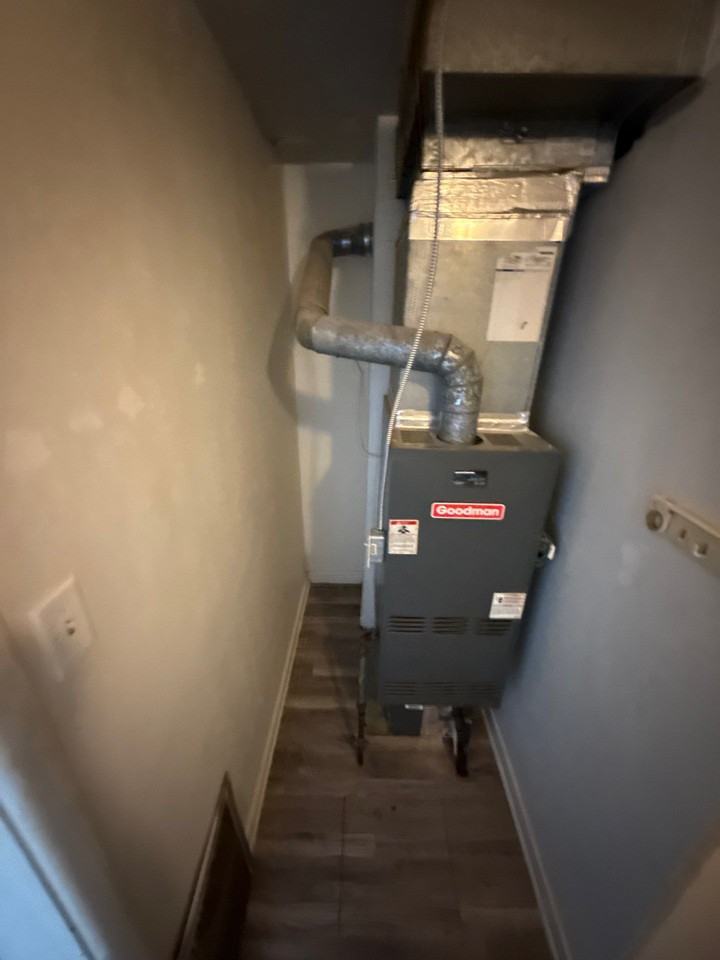 3104 N Webster Ave #3104 - Photo 4 of 10