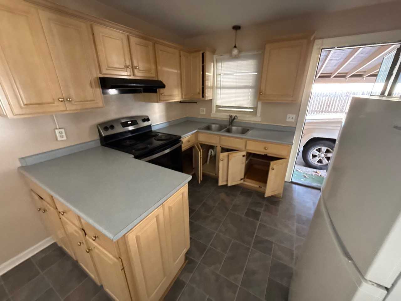 3104 N Webster Ave #3104 - Photo 5 of 10