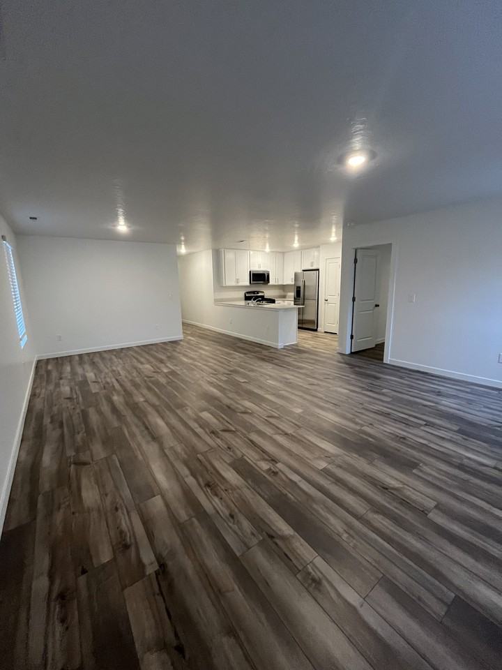 Avalena Avenue #307 - Photo 5 of 16