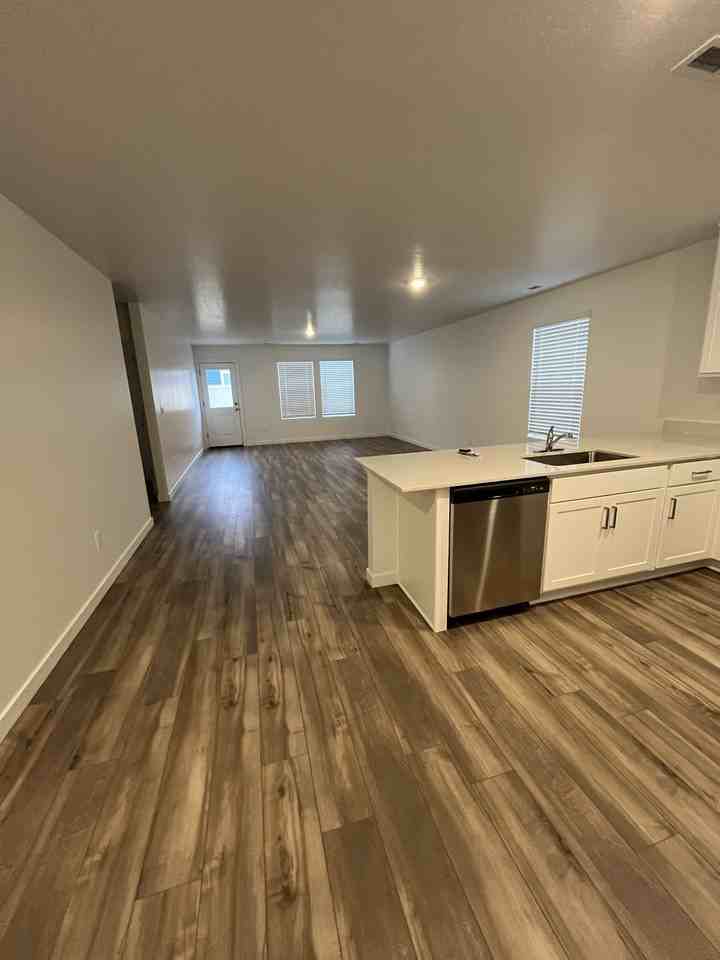 Avalena Avenue #304 - Photo 5 of 16