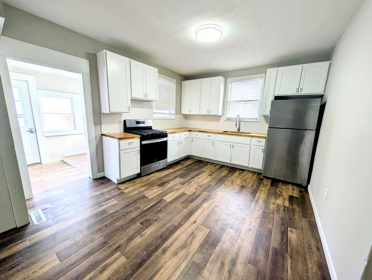 328 N G St #1 - Photo 3 of 10