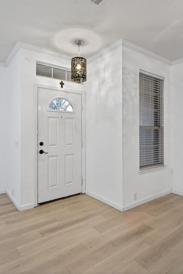 2642 Grayson Way #1 - Photo 3 of 28