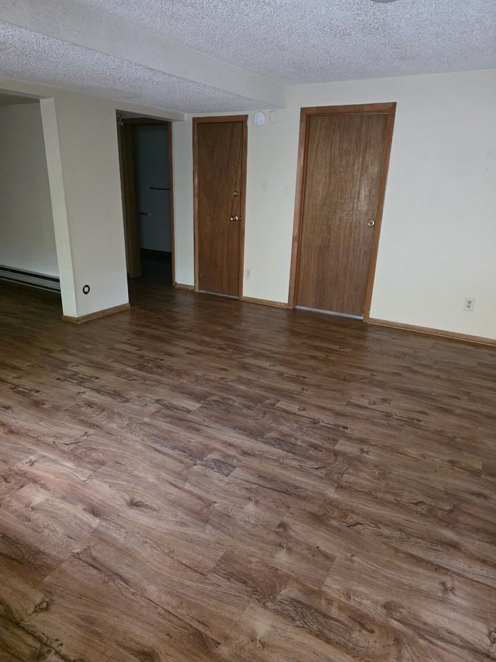 702 Midland Ave #14 - Photo 3 of 4