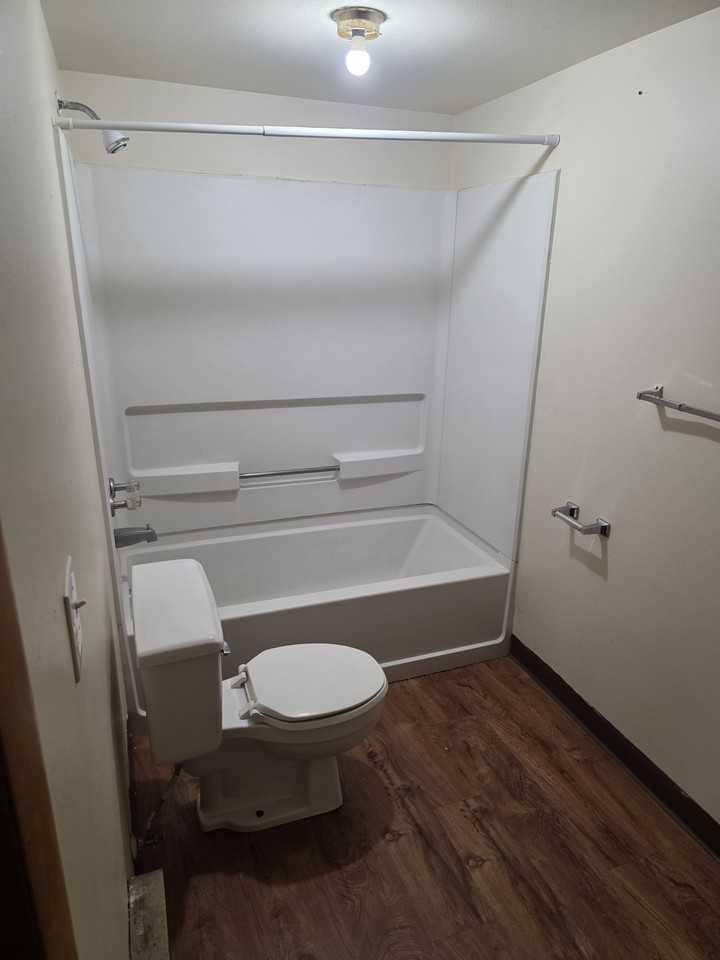 702 Midland Ave #14 - Photo 4 of 4