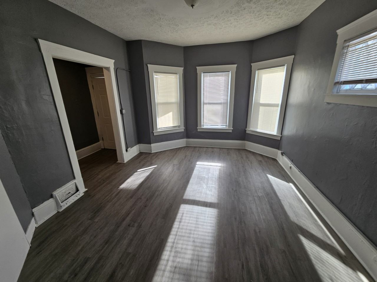 2810 Woodbridge Avenue - Photo 6 of 19