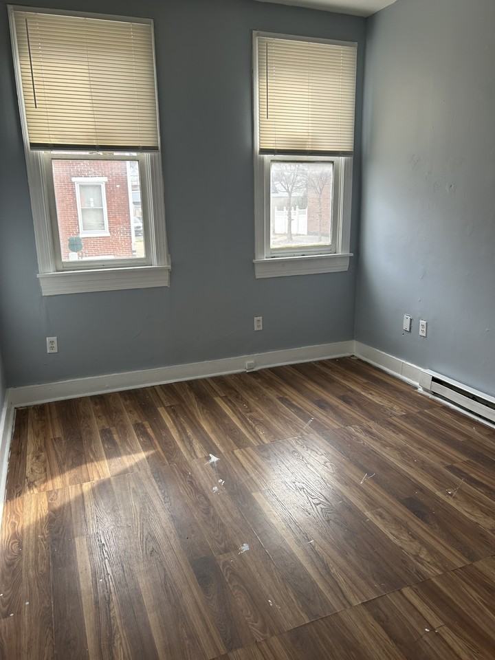 831 831 Kirkwood StreetApt B #B - Photo 3 of 7