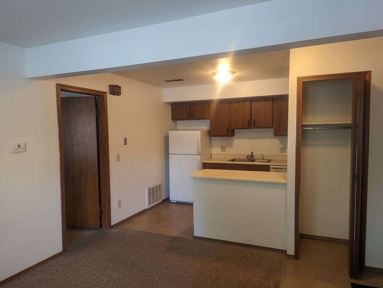 1613 Lyndhurst Drive #B - Photo 3 of 8