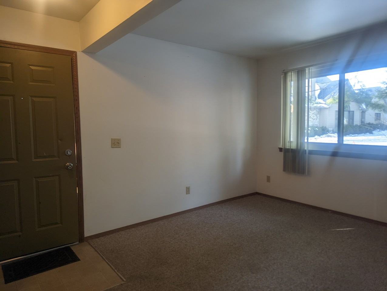 1613 Lyndhurst Drive #B - Photo 6 of 8