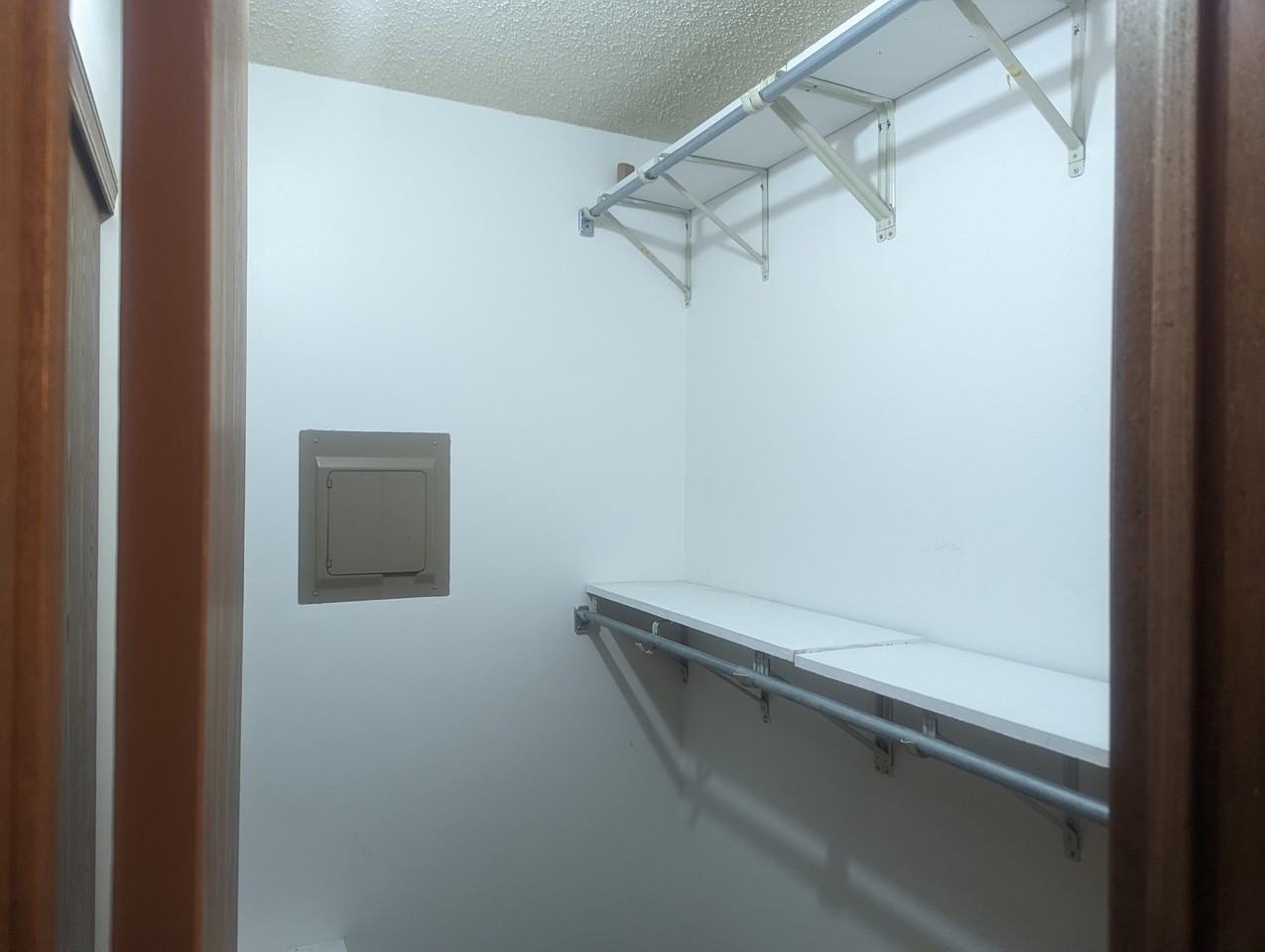 1613 Lyndhurst Drive #B - Photo 7 of 8