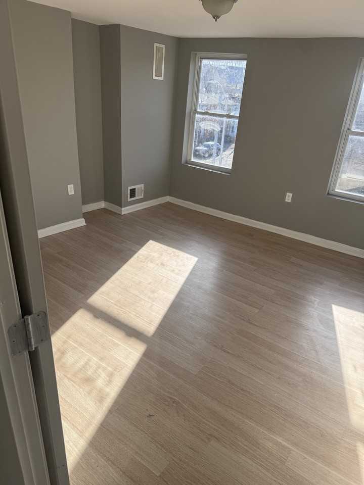 1004 West Lombard Street #1 - Photo 5 of 11