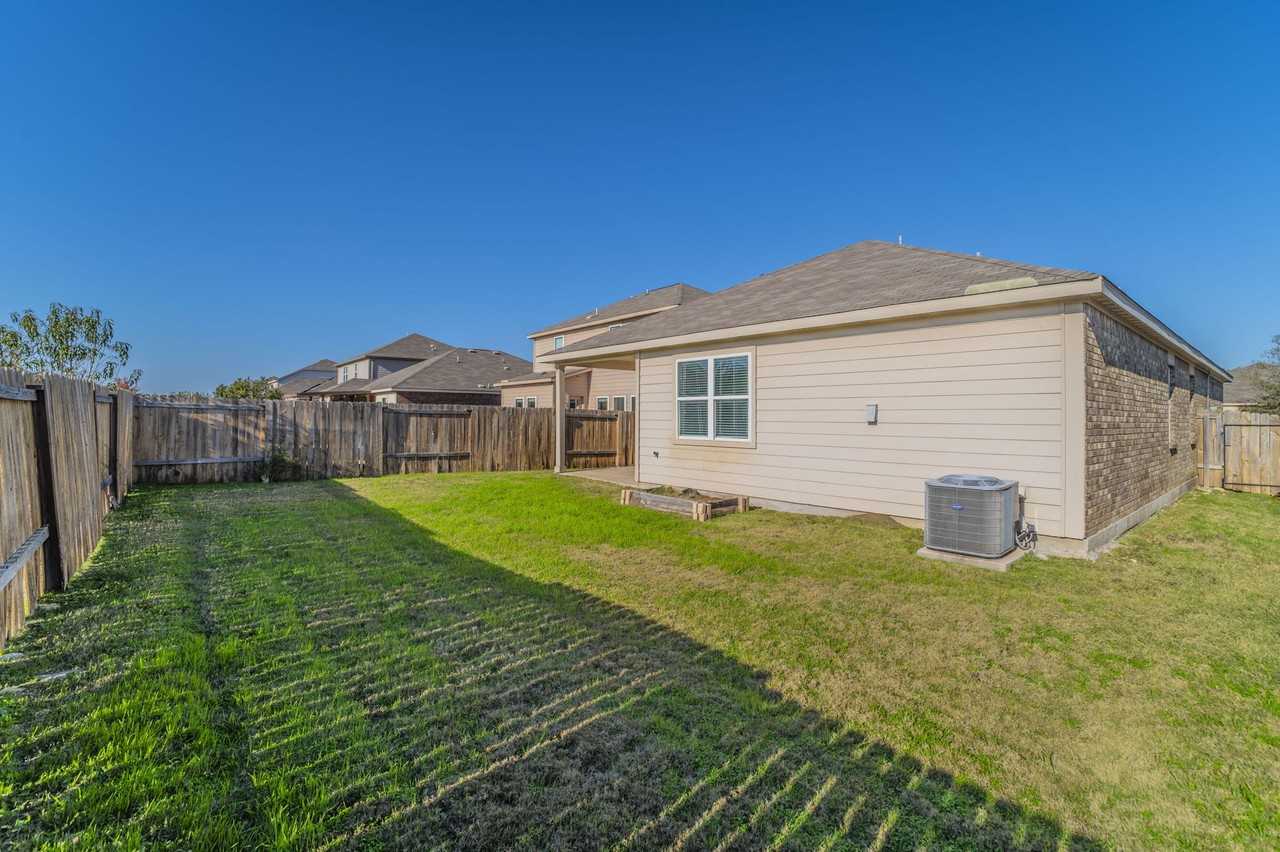 6220 Obsidian Creek Dr - Photo 3 of 26