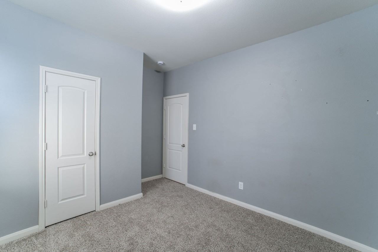 6220 Obsidian Creek Dr - Photo 7 of 26
