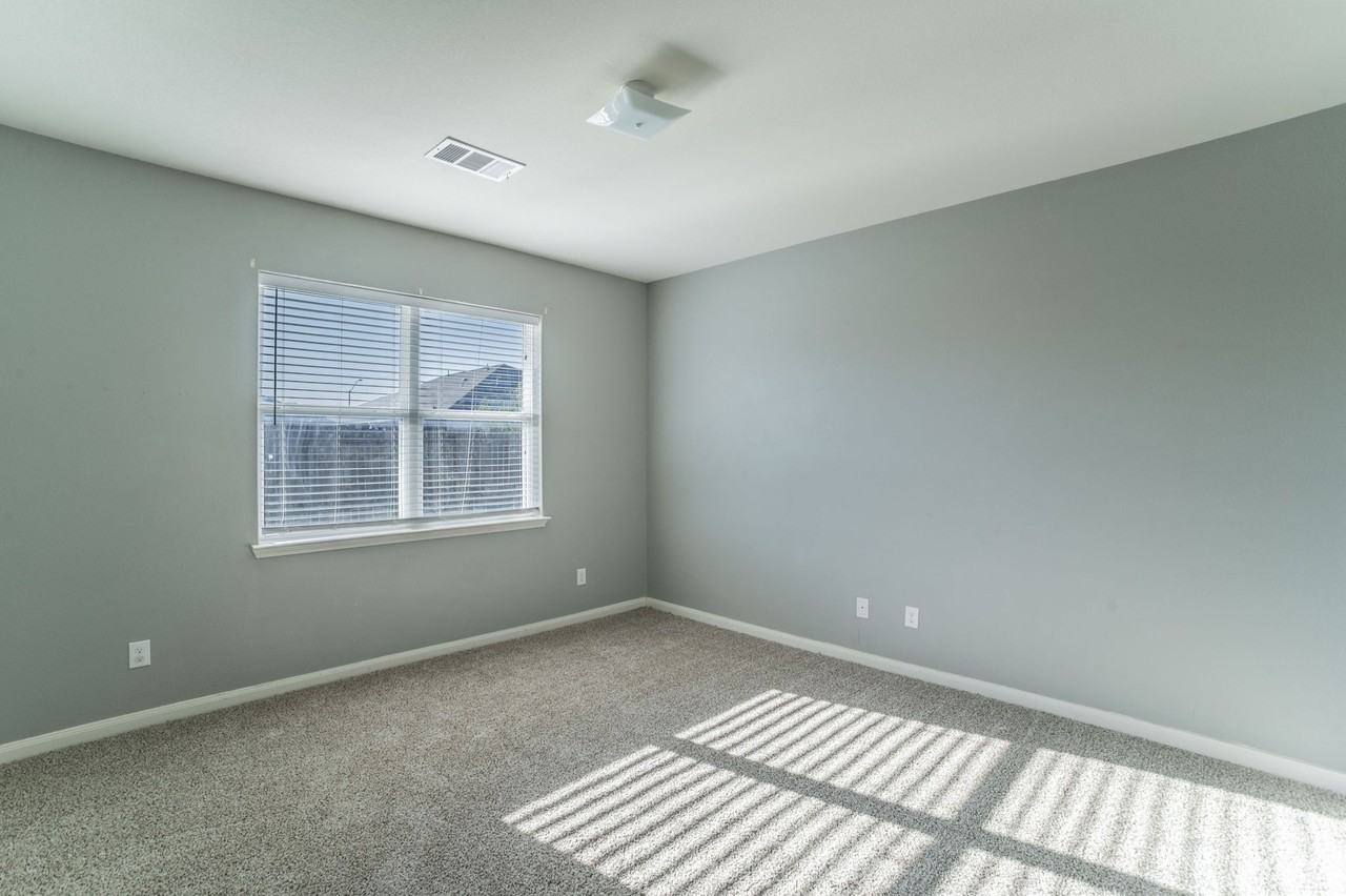 6220 Obsidian Creek Dr - Photo 6 of 26