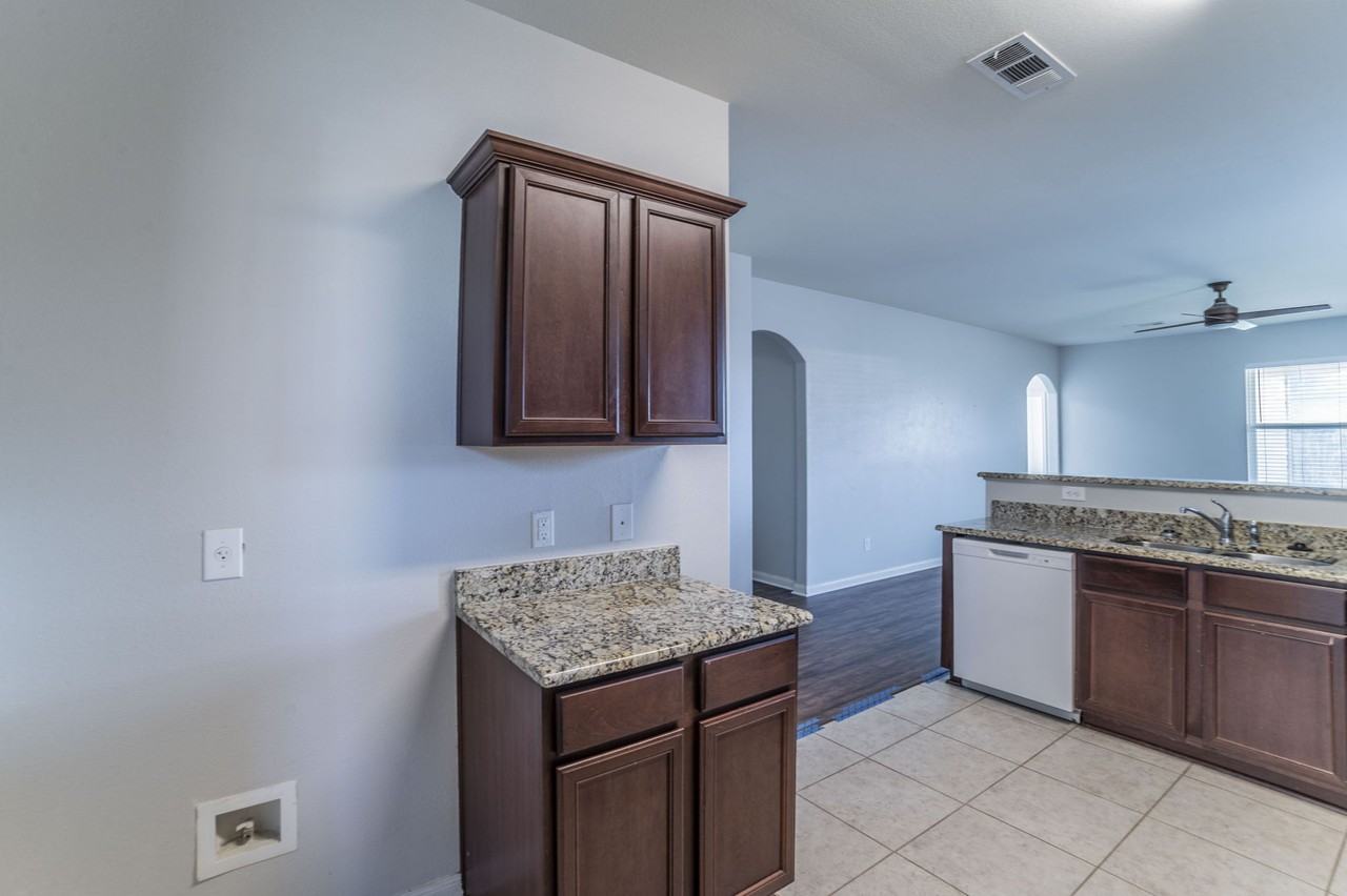 6220 Obsidian Creek Dr - Photo 3 of 26