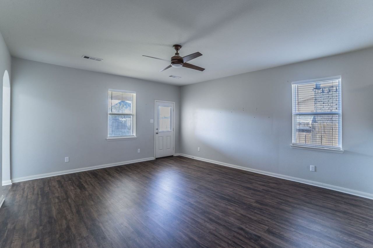 6220 Obsidian Creek Dr - Photo 2 of 26