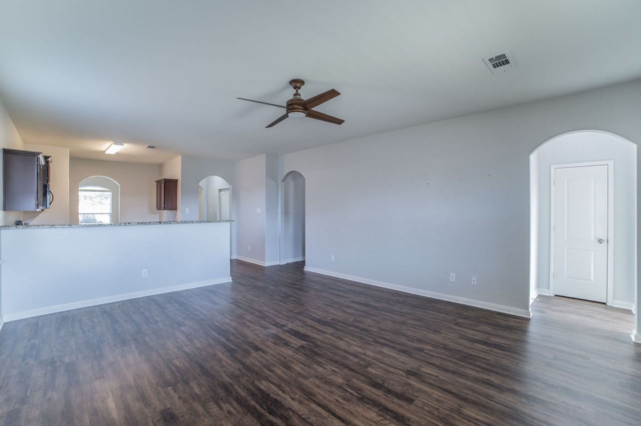 6220 Obsidian Creek Dr - Photo 4 of 26