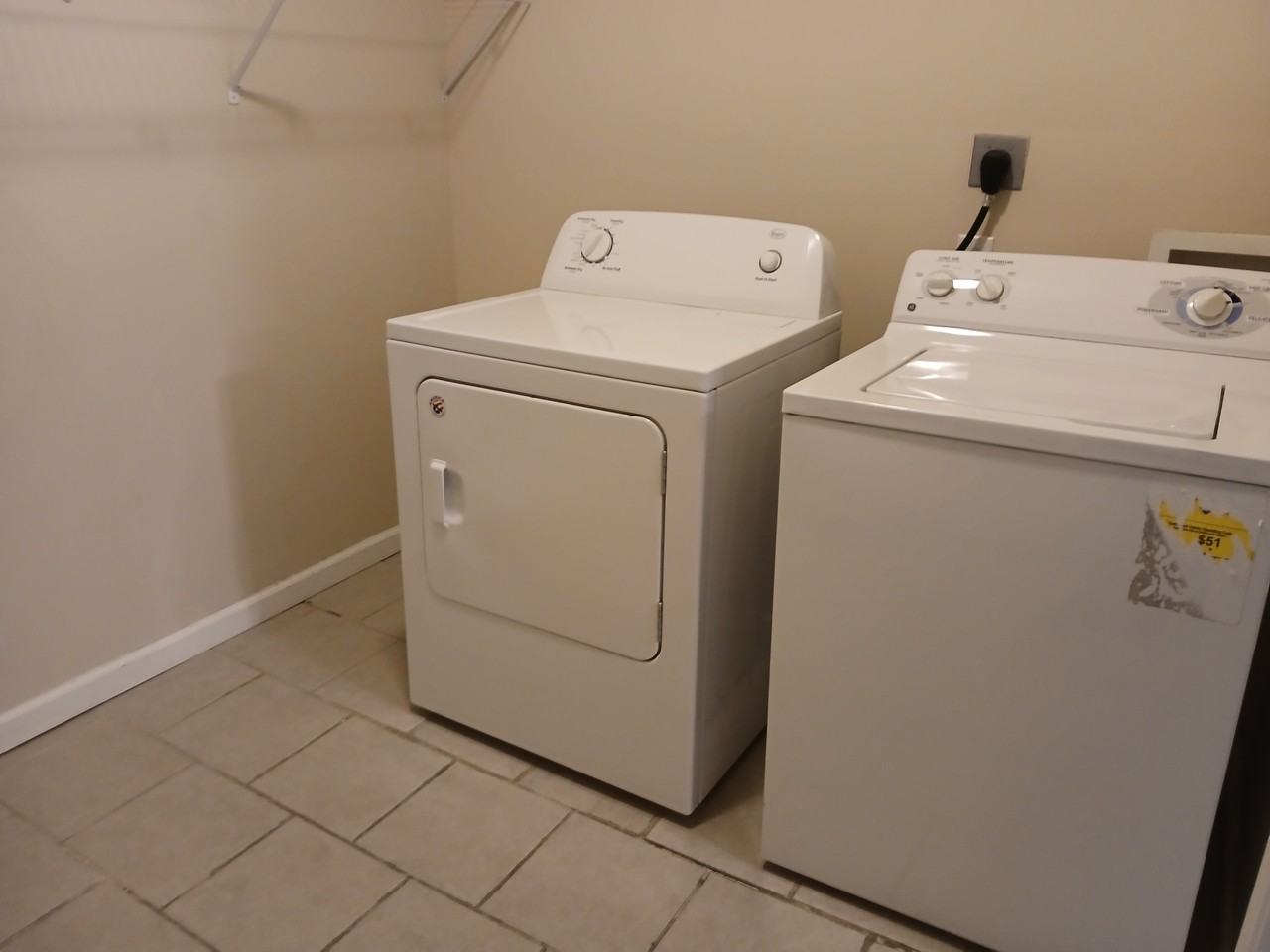 709 S Poplar St Apt 1 #1 - Photo 3 of 8