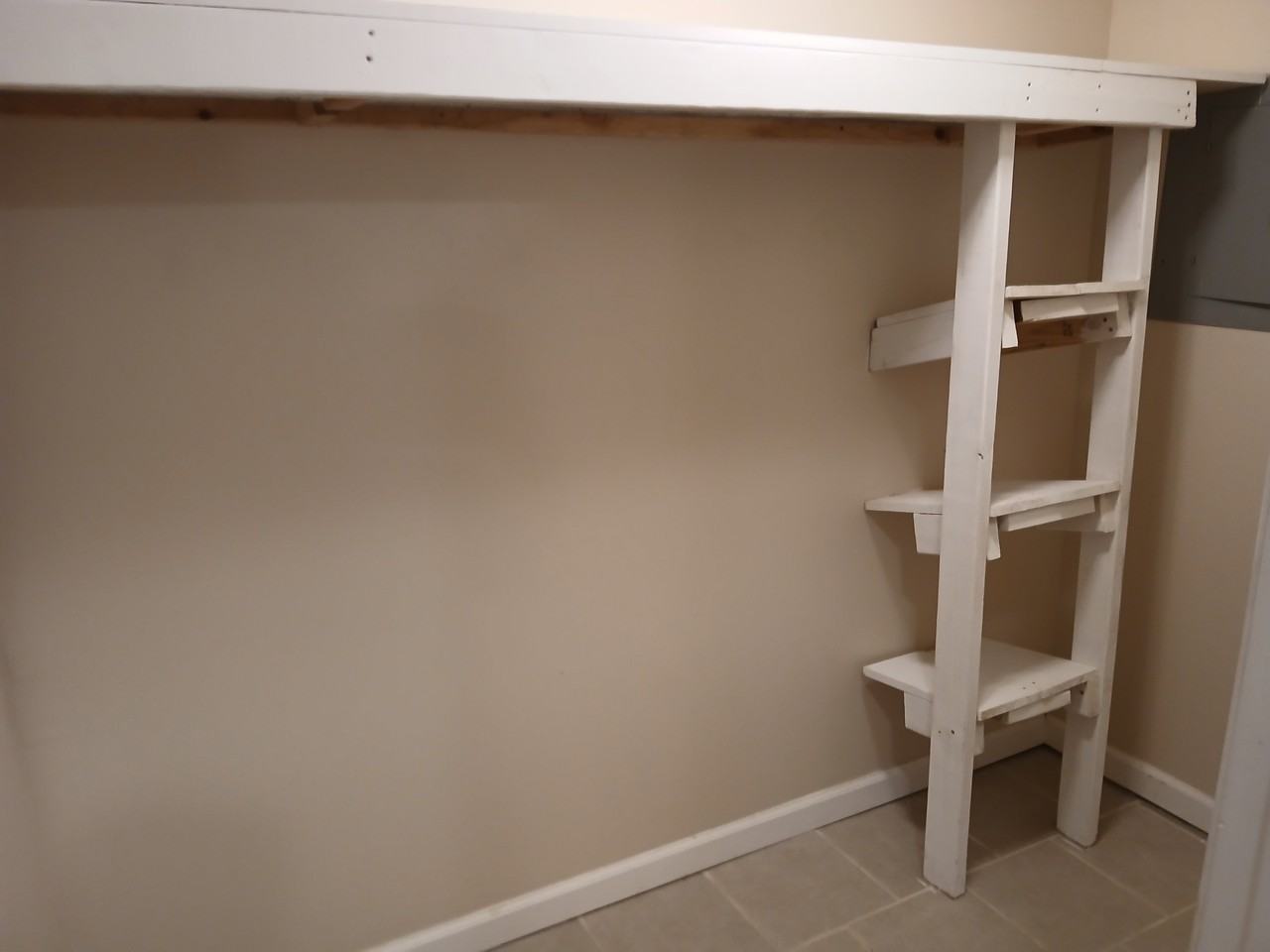 709 S Poplar St Apt 1 #1 - Photo 5 of 8