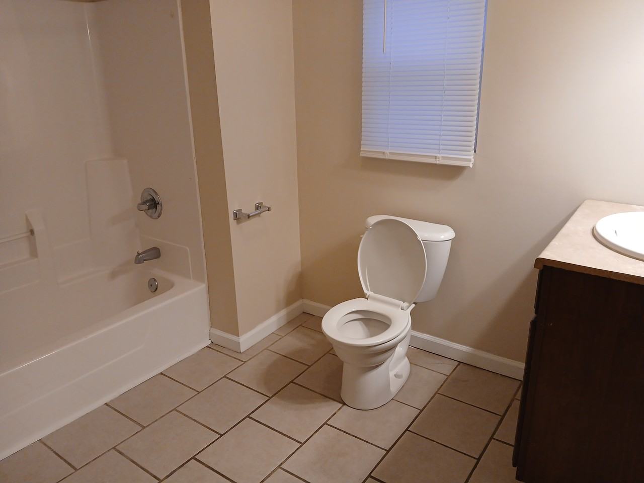 709 S Poplar St Apt 1 #1 - Photo 6 of 8