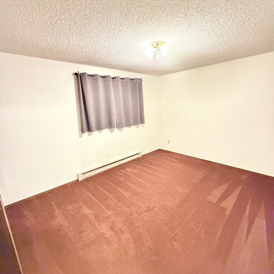 2121 E Upriver Dr - Photo 5 of 9