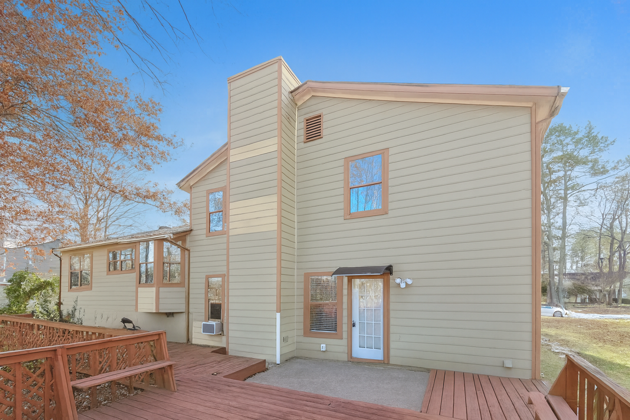 1312 Brandl Dr Sw #ADU - Photo 2 of 16