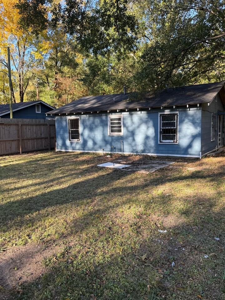 1008 S 3rd St #1 - Photo 2 of 2