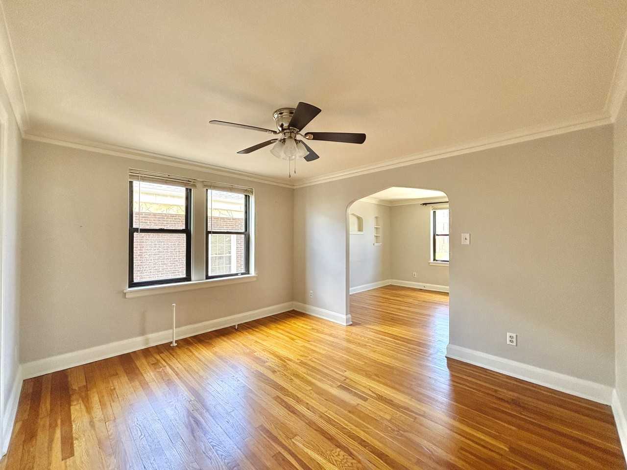 2705 2705 BROADWAY AVENUEAPT 7 #2705-7 - Photo 4 of 11