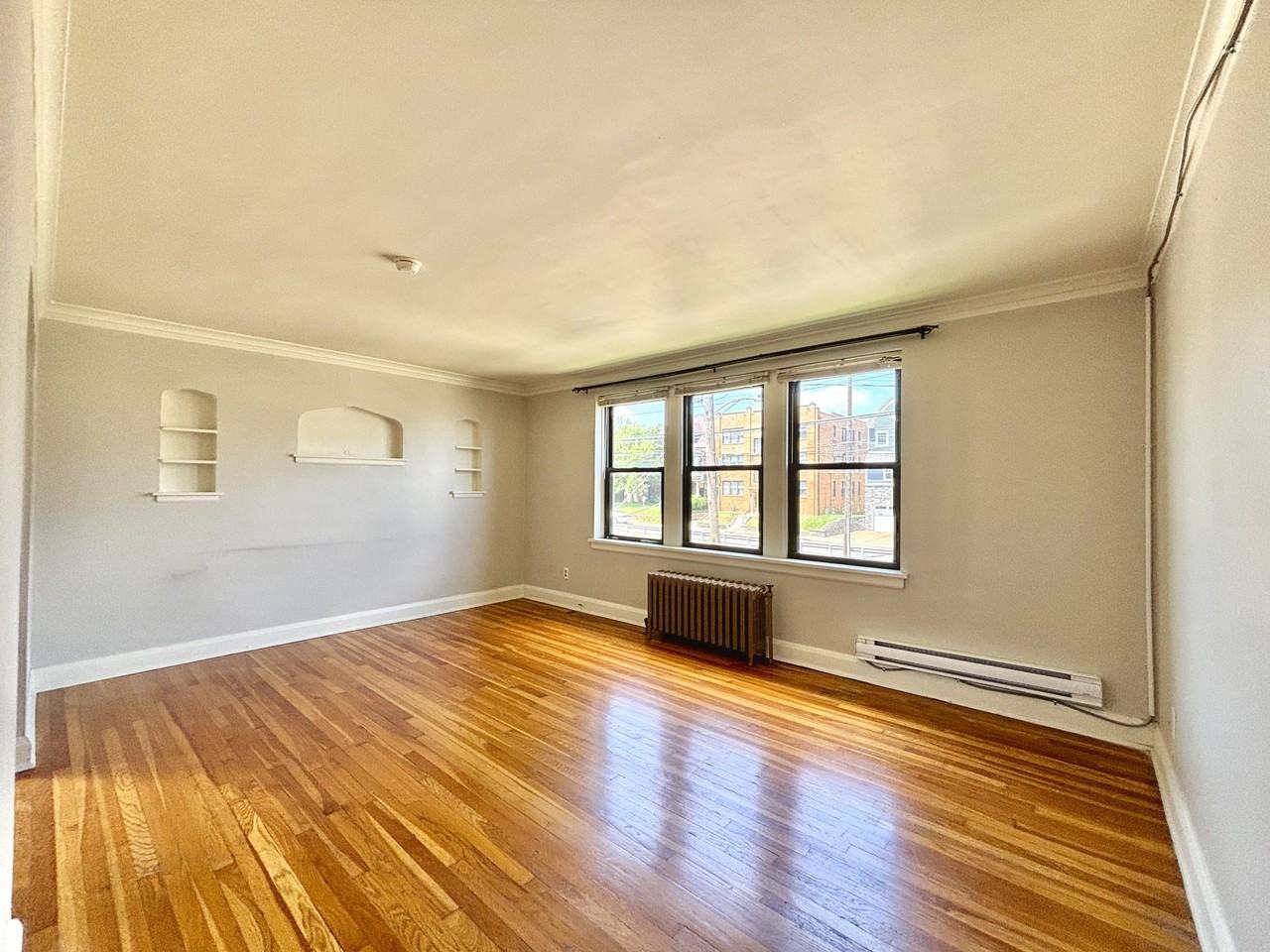 2705 2705 BROADWAY AVENUEAPT 7 #2705-7 - Photo 5 of 11