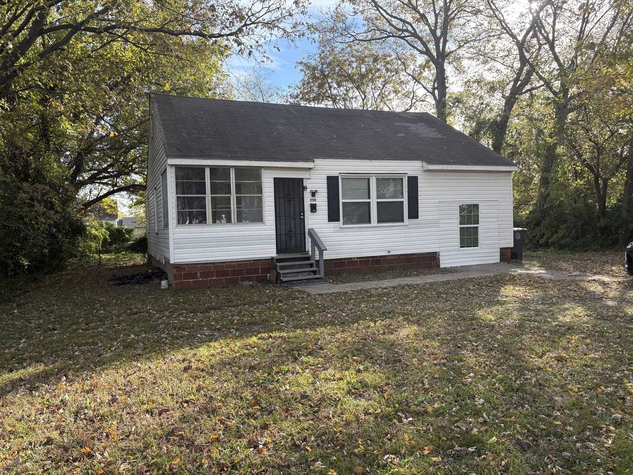 250 East Mohawk Boulevard #1 - Photo 3 of 12