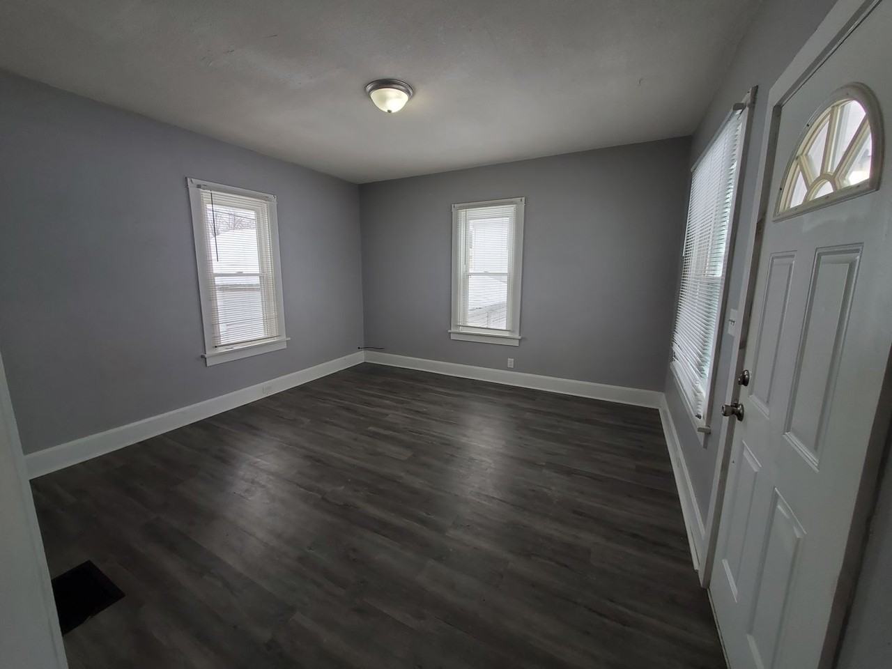 201 16th Ave - Photo 2 of 11