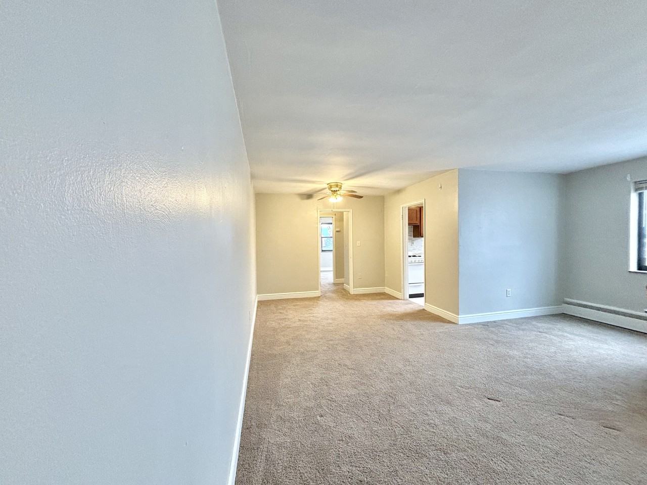 2976 2976 VOELKEL AVENUEAPT 17 #17 - Photo 3 of 10