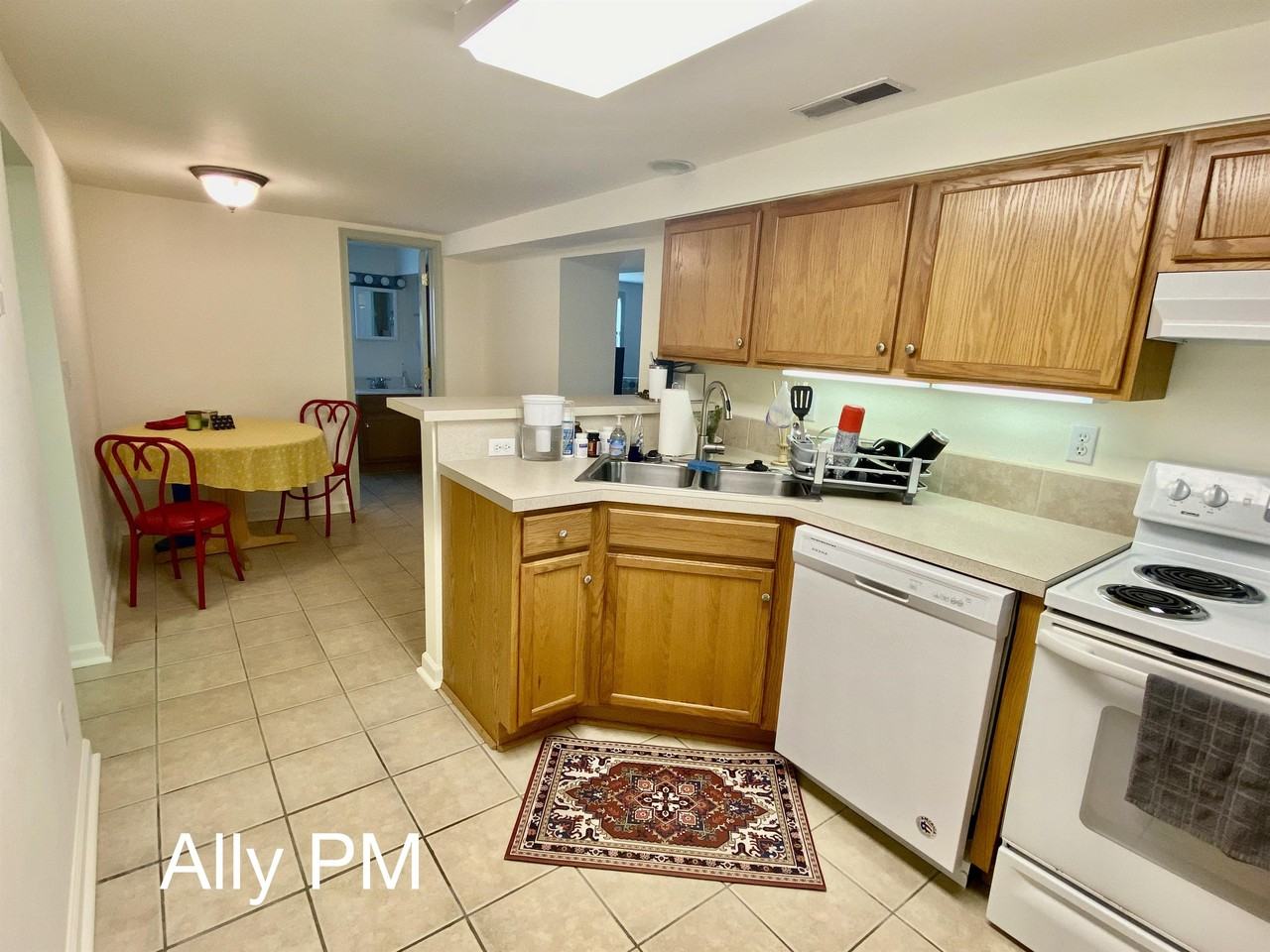 925 Henry Avenue #1 - Photo 3 of 22