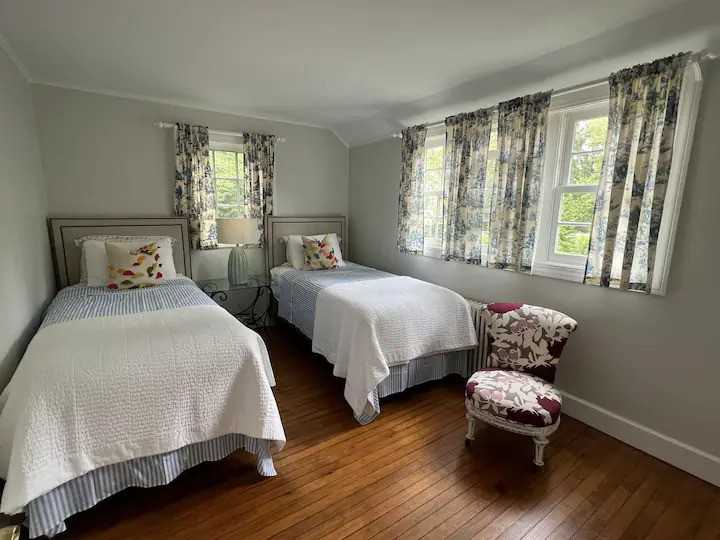 437 Hulls Farm Rd - Photo 4 of 14