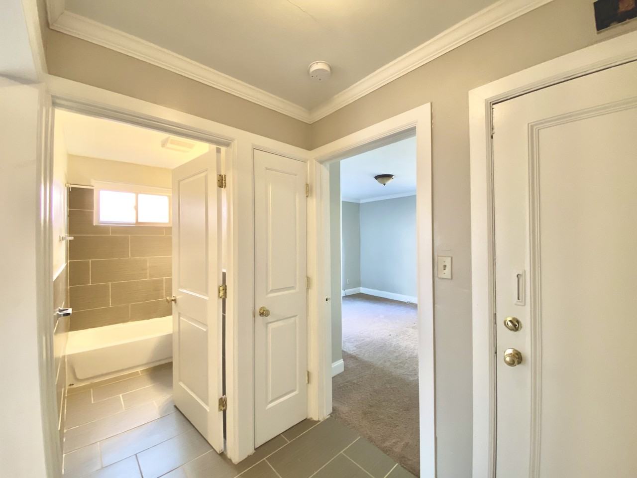 1524 1524 MCFARLAND ROADAPT 5 #5 - Photo 4 of 8